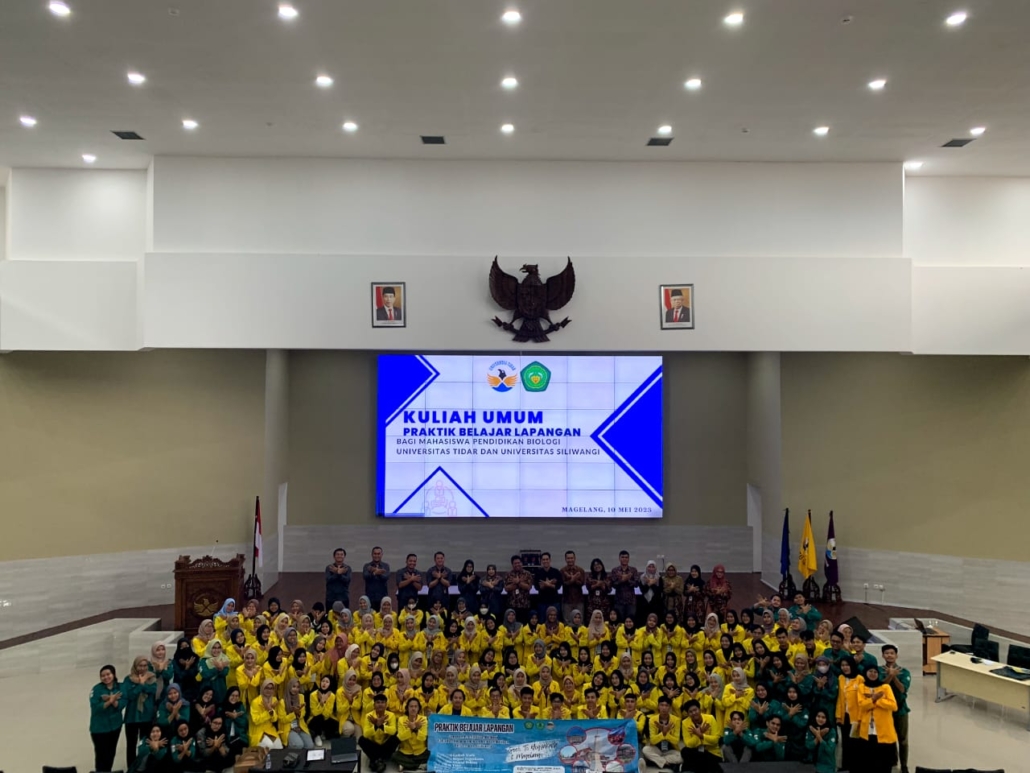 foto bersama peserta kuliah umum