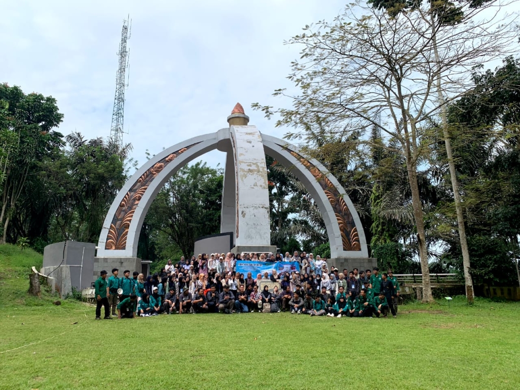 kegiatan PBL dilaksanakan di Bukit Tida